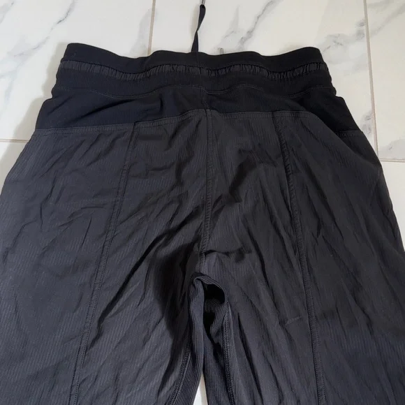 Lululemon Dance Studio Crop *25"
Black Unlined Lounge Pants Joggers Size 6 - Picture 8 of 16